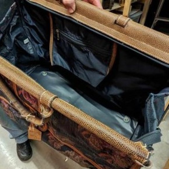 15% OFF  Vintage Floral Tapestry Duffel Bag  c 1980s - Picture 12 of 15